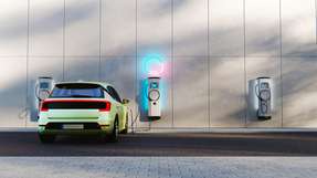Eine Pilotstudie mit 100 Beschäftigten hat gezeigt, dass flexible Alternativen die Autonutzung senken und den öffentlichen Verkehr stärken. Elektrische Flotten sind dabei ein wichtiger Bestandteil betrieblicher Mobilitätskonzepte.