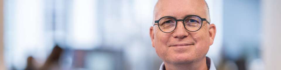 Smight-Geschäftsführer Oliver Deuschle, wie Smight Engpässe in Ortsnetzen nicht nur sichtbar machen will, sondern auch Stunden im Voraus vorhersagen.