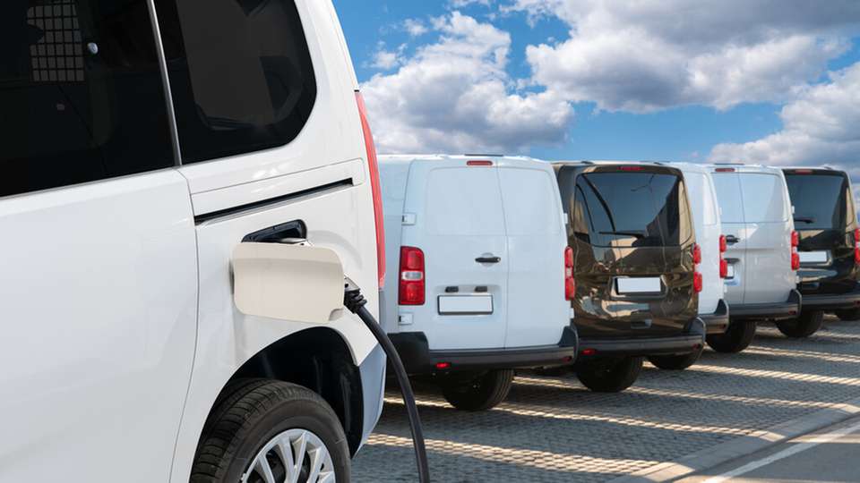 Auf drei Bühnen diskutieren mehr als 200 Speaker die Zukunft der Nutzfahrzeugbranche – von Elektrifizierung und KI bis zu autonomem Fahren und neuen Startup-Ideen.