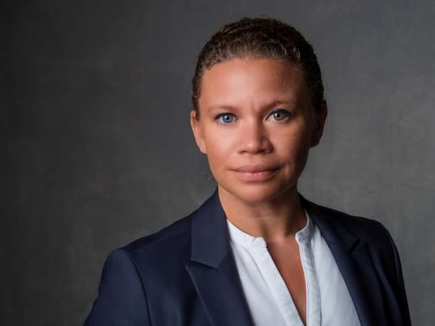 Jessica Bethune, Vice President Industrial & Process, Automation, DACH, Schneider Electric: Eine Datenerfassung macht aus unserer Sicht nur Sinn, wenn diese Informationen dann auch für bessere Entscheidungen intelligent genutzt werden. Mit offenen, datenbasierten Lösungen verknüpfen wir bei Schneider Electric Zustandsdaten von Maschinen und elektrischen Anlagen mit Analytik sowie KI-gestützten Prognosen. So können Instandhaltungsmaßnahmen gezielt geplant, ungeplante Stillstände reduziert und die Anlagenverfügbarkeit erhöht werden. Gleichzeitig gewinnen Unternehmen Transparenz über Energieverbrauch, Betriebskosten und Anlagenzustand. Predictive Maintenance wird damit vom reaktiven Ansatz zum strategischen Hebel für Produktivität, Effizienz und Nachhaltigkeit. Entscheidend ist, aus Daten konkrete Handlungsempfehlungen abzuleiten, die einen messbaren Beitrag zum Geschäftserfolg leisten.