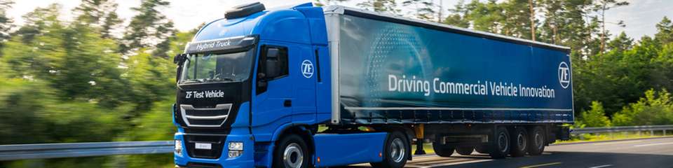 Das Antriebsstrang-Portfolio von ZF kombiniert Hybrid- und Elektrotechnologien, um verschiedene Wege zur Dekarbonisierung zu unterstützen.