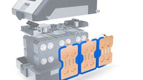 Die Explosionsdarstellung zeigt den Aufbau eines Battery Packs mit Zellverbinder-Platten und integrierten Elastomer-Komponenten. Connector Seals bündeln elektrische Kontaktierung, Isolation, Abdichtung und mechanische Führung in einer modularen Lösung.