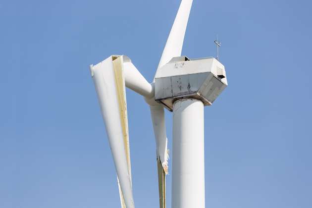 Kommt nur selten vor: Ausgeklügelte Technik schützt das Windrad bei einem Sturm, doch auch dieser sind ab einem gewissen Grad Grenzen gesetzt.