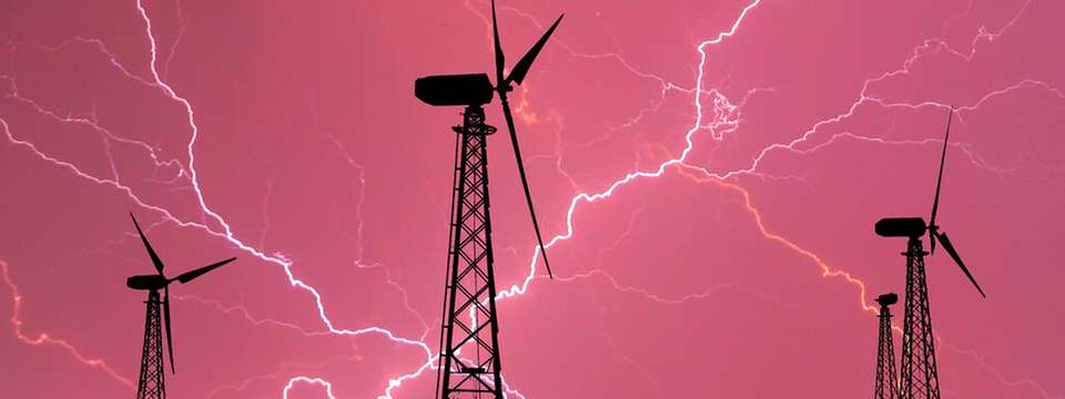 Windräder halten selbst starkem Wind und Unwetter stand – und werden dank neuer Technologien und smarter Schutzsysteme immer widerstandsfähiger.