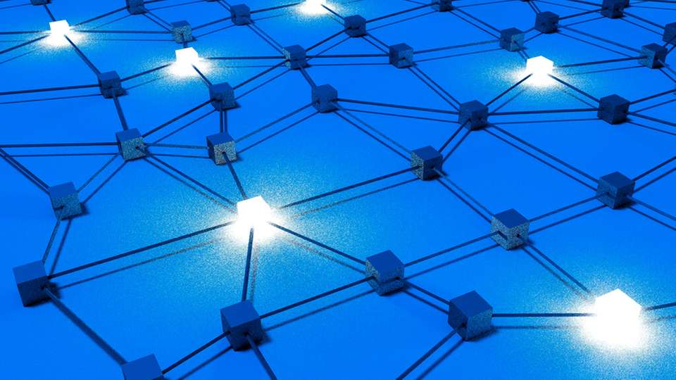Im Netzbetrieb treffen unterschiedliche Cloud- und Applikationslandschaften aufeinander – BTC übernimmt dabei für EWE Netz die technische und fachliche Orchestrierung.