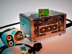 Demonstrator eines bidirektionalen einphasigen 3-kW-DC-Ladegeräts mit GaN-Leistungselektronik. Das leistungselektronische Modul (oben) haben Forschende des Fraunhofer IAF auf Basis des Leistungshalbleiters GaN und isolierenden Substraten entwickelt.