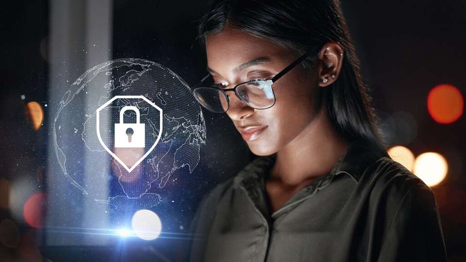 Jan Wendenburg, CEO von Onekey, sagt: „Die deutsche Industrie ist in Sachen Cyber Resilience Act auf dem richtigen Weg, aber die Umsetzung sollte deutlich beschleunigt werden.“