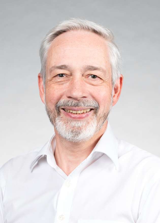 Berthold Boeser, Außendienst bei Vega: Wo konventionelle Messverfahren an ihre Grenzen stoßen, ermöglicht die radiometrische Messtechnik eine berührungslose und verschleißfreie Erfassung von Füllstand, Grenzstand, Dichte oder Massenstrom. Sie eignet sich besonders für extreme Prozessbedingungen zur einfachen Nachrüstung an bestehenden Anlagen. Mit VEGAsense und VEGAcare stellen wir zudem für alle Vega-Produkte kostenfreie Leistungen zur Verfügung. Digitale Prüfassistenten, umfassende Diagnosefunktionen, eine 24/7-Service-Hotline und unser Kundenportal myVEGA liefern Mehrwerte, die Effizienz und Zuverlässigkeit aller Pulver- und Schüttgutprozesse verbessern können.