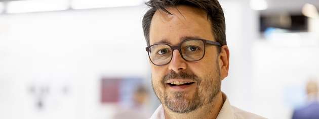 Andreas Schader, Global Product Manager Standardization bei ABB: „Die Maschinenverordnung schärft den Schutz vor Korrumpierung nach und macht klar: Ein erfolgreicher Cyberangriff darf nicht dazu führen, dass eine Maschine für Bediener oder Umgebung unsicher wird.“