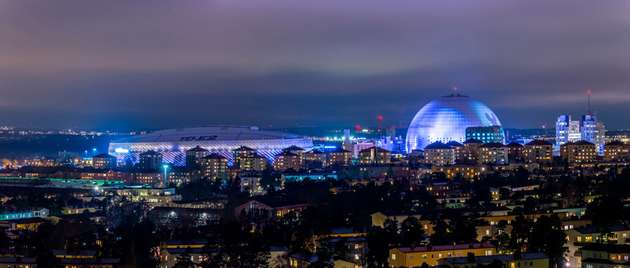 Die Stockholm Globe-Arena (r.) und die Stockholm Arena (l.) gehören zu den Symbolen von Schwedens Hauptstadt Stockholm. Sie beiden Veranstaltungshallen erhielten jetzt ein einheitliches SCADA-System auf der