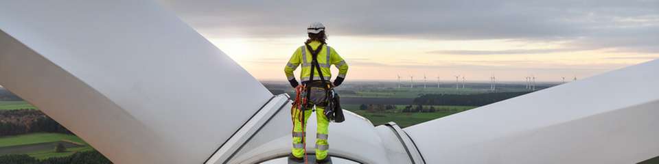 Der 24/7-Leitstand von Deutsche WindGuard sichert die zuverlässige Verfügbarkeit von Anlagen zur Nutzung Erneuerbarer Energien.