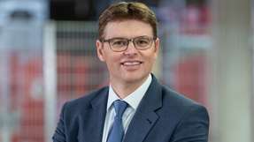 Martin Jauss ist CEO der Würth Industrie Service und Executive Vice President der Würth-Gruppe. Seine Laufbahn im Konzern begann 1996. Nach internationalen Stationen – unter anderem in den Niederlanden, Spanien, Mexiko und den USA – wechselte der Diplom-Betriebswirt (BA) 2008 nach Bad Mergentheim. Seit 2019 gehört er der Geschäftsführung der Würth Industrie Service an, deren Sprecher er 2021 wurde. Derzeit verantwortet er den Geschäftsbereich Industrie in Europa und Asien.