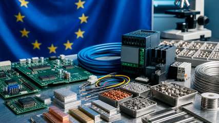 Elektronische Bauteile und Leiterplatten vor einer Europaflagge als Symbol für RoHS-Anforderungen und Compliance-Prüfungen.