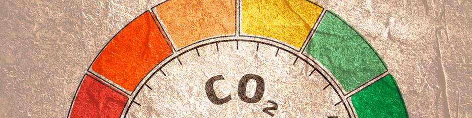 ETH-Forschende zeigen mithilfe von Wetterdaten, wie Feuchtigkeit die Lebensdauer von regulärem und klimafreundlicherm Stahlbeton beeinflusst.