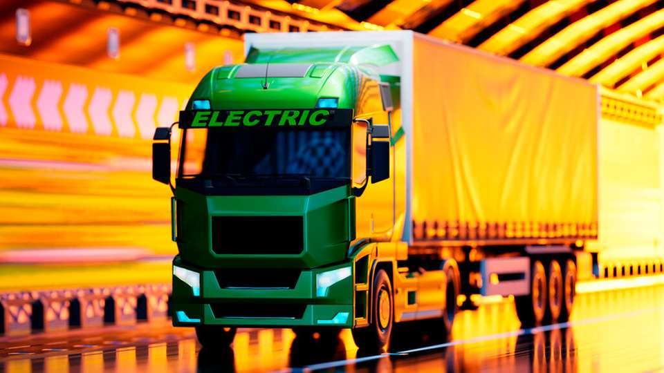 Beim ersten eTruckathon testen zwölf Teams auf 300 km die Alltagstauglichkeit von Elektro- und Wasserstoff-Lkw sowie der zugehörigen Lade- und Wasserstoffinfrastruktur.
