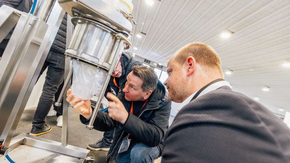 Die Veranstaltung besuchen Entscheider aus Produktion, Anlagenplanung, Technik und Geschäftsführung, die konkrete Investitionsprojekte vorbereiten, Technologien bewerten und Beschaffungsentscheidungen treffen.