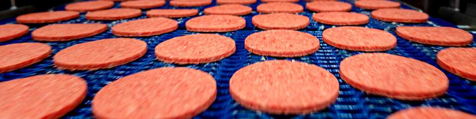 Die Tiefkühl-Pattys werden für große Fast-Food-Ketten hergestellt.