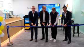 Jörg de la Motte, Steffen Philipp, Florian Philipp, Bhushan Sathe (v.l.n.r.) bei der Eröffnung des neuen Zentrums.