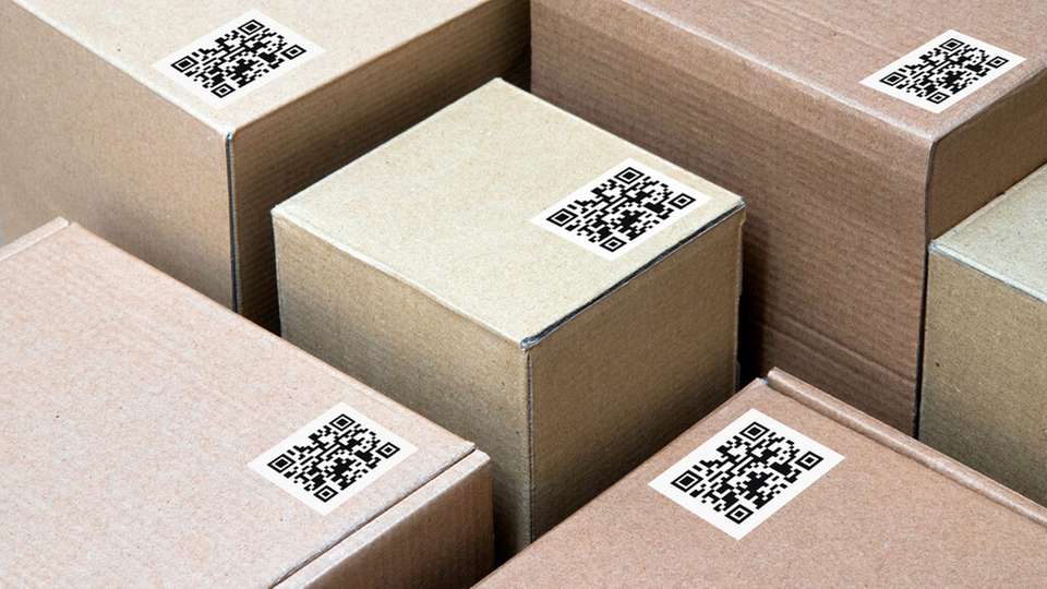 Die Systeme kennzeichnen branchenübergreifend Produkte, Verpackungen und Paletten mit Tinte, Laser sowie Etiketten. 