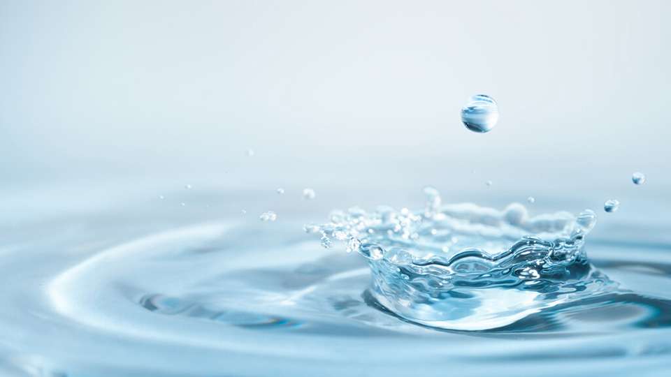 Für den geplanten Ausbau der grünen Wasserstoffproduktion in Regionen, in denen es ohnehin schon hohe Wasserbedarfe und sich abzeichnende Nutzungskonflikte gibt, können alternative Wasserquellen eine wichtige Rolle spielen.