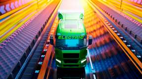 Lademöglichkeiten an lediglich den wichtigsten zehn Prozent der Standorte könnten bis zu 90 Prozent des gesamten Ladebedarfs elektrischer Lkw in Europa abdecken.