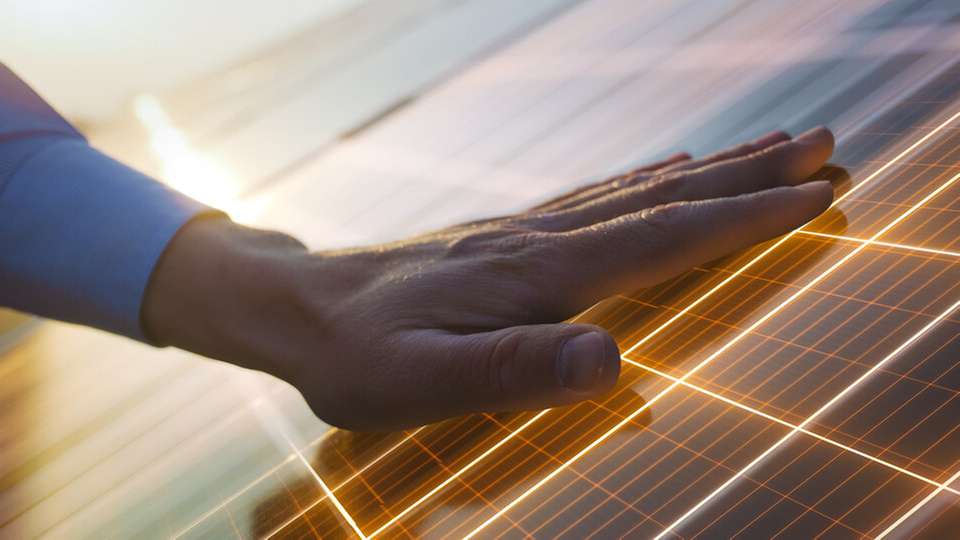 Der aktuelle Solarrekord von 90,2 TWh wurde bereits im September erreicht. Im Jahr 2025 waren es insgesamt 90,0 TWh.