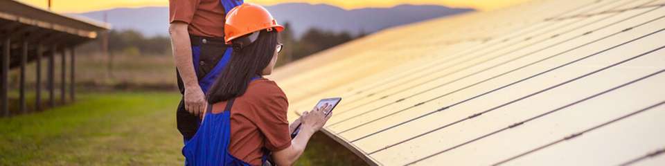 Sinkende Erträge, Ausfälle, fehlende Ersatzteile, defekte Wechselrichter sowie steigende Reparaturkosten können auf Modernisierungsbedarf im Solarpark hinweisen. Am Anfang steht eine Zustands- und Leistungsanalyse. 