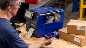 RFID-Drucker i7500 druckt, codiert und prüft UHF-RFID-Etiketten für industrielle Anwendungen.