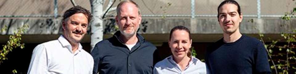 Jonas Schmid, Co-CEO von Akenza, Markus Kniesel, Geschäftsführer von Vega, Isabel Grieshaber, geschäftsführende Gesellschafterin von Vega, und Simon Rieser, Co-CEO von Akenza, freuen sich darauf, künftig ihre Stärken zu bündeln.