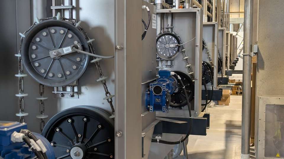 Vogt-Plastic setzt im Kunststoffrecycling auf Rohrkettenförderer von Wessjohann