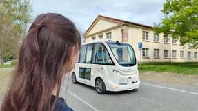 Im Juli und August 2026 fanden an der TU Chemnitz mehrere Studien statt, bei denen Interaktionen mit einem automatisierten Shuttle im Fokus standen.