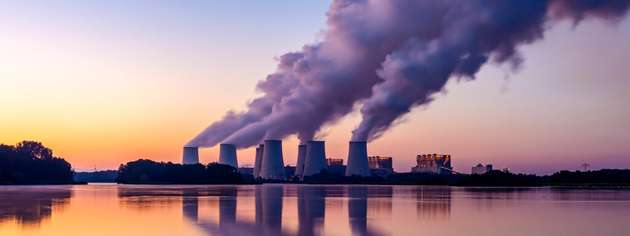 Industriebetriebe arbeiten an Anlagen, die das CO2 aus den Abgasen trennen und das Gas soll anschließend für Produkte genutzt oder unter der Erde gespeichert werden.