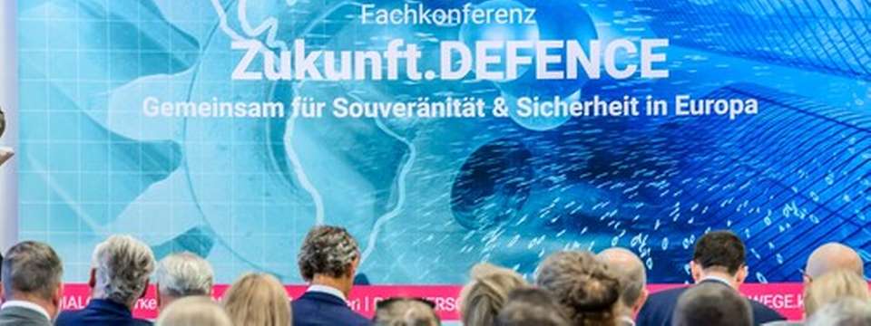 Die Fachkonferenz Zukunft.DEFENCE bringt zivile und Sicherheits- und Verteidigungsindustrie sowie die Bundeswehr im direkten Dialog zusammen.