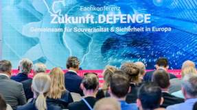 Die Fachkonferenz Zukunft.DEFENCE bringt zivile und Sicherheits- und Verteidigungsindustrie sowie die Bundeswehr im direkten Dialog zusammen.