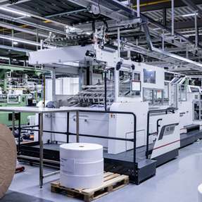 Bei Dy-pack lassen sich Vakuumpumpen innerhalb weniger Minuten tauschen, ohne die Produktion anzuhalten.