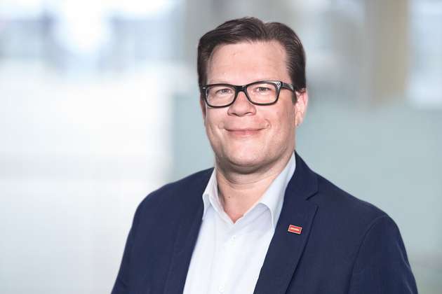 Frank Heller, Business Development Management, DataTec: Innovative Elektronik braucht mehr als eine gute Idee: Sie muss im Praxistest überzeugen. Auf der electronica 2026 zeigen wir, wie Entwickler Schwachstellen an Prototypen erkennen und gezielt beheben können. Mit Oszilloskopen und Signalgeneratoren namhafter Hersteller lassen sich Signale untersuchen und Schaltungen unter definierten Bedingungen testen. Entwicklungsbegleitende EMV-Messungen machen Störquellen sichtbar, Boundary Scan hilft, Verbindungsfehler auf dicht bestückten Leiterplatten aufzuspüren. Unser Impuls: diese Methoden passend zur Messaufgabe zusammenzubringen. Gemeinsam mit unseren Experten für Mess- und Prüftechnik finden wir für Ihre Anforderungen die passende Lösung. Frag DataTec.
Halle A4, Stand 207