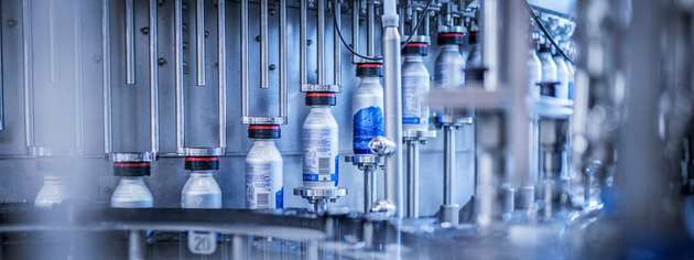 Der KHS Innofill Glass DNRF ist ein Langrohrfüller für niedrige Sauerstoffeinträge im Abfüllprozess.