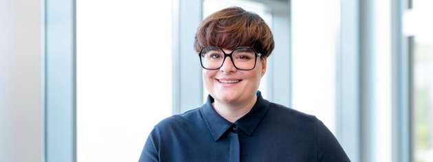 BU: „KI sorgt für Aufbruchstimmung bei Unternehmen, ist aber nur dann erfolgreich, wenn Daten konsistent und verknüpft vorliegen.“, erklärt Nathalie Kletti, Geschäftsführerin von MPDV.