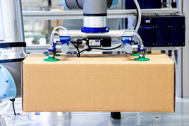 In Kombination mit dem elektrischen Kompaktventil LQE schafft Schmalz ein perfekt abgestimmtes System. Es ermöglicht besonders schnelle Ansaug- und Ablegezeiten, bis zu 99 Prozent weniger Energie beim Ablegen der Teile im Vergleich zu herkömmlichen Methoden und deutlich weniger Lärm. 