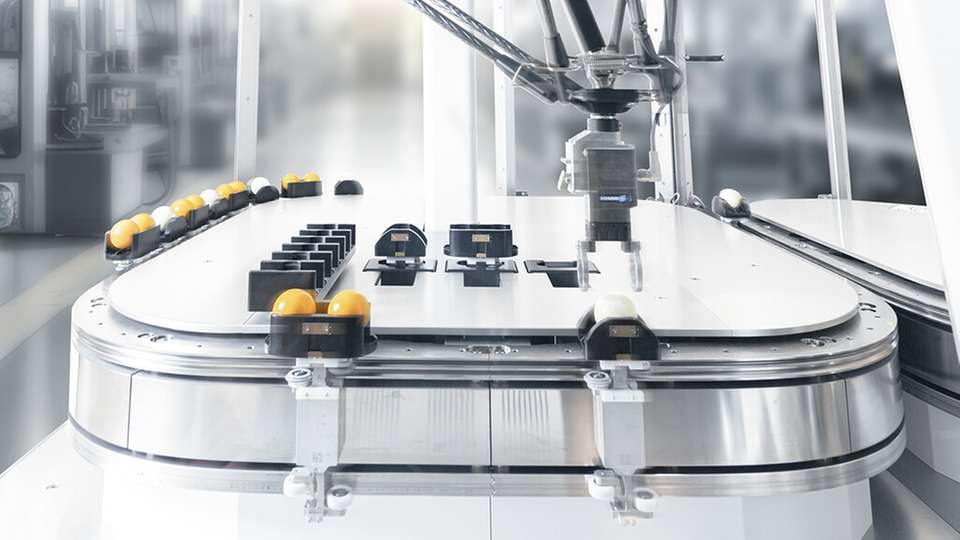 Das Transportsystem ACOPOStrak von B&R kombiniert individuell steuerbare Werkstückträger mit einem Delta-Roboter und ermöglicht flexible, dynamische Verpackungsprozesse.