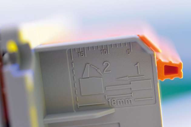 Tool-free connection: Insert the conductor, push the lever – done. Push-lock connection couldn't be any quicker or easier for the PCBs and panel feed-through terminal blocks from Phoenix Contact.