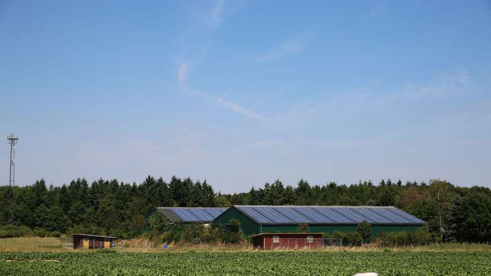 Photovoltaik: Mit 1437 MW in den vergangenen zwölf Monaten liegt der Zubau an Solaranlagen unter dem gesetzlich festgelegten Zubaukorridor.