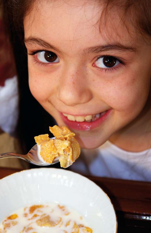 Jeder weiß, wie ungesund zu viel Zucker und Salz sind. Nestlé hat sich deshalb ein  Mehr an Gesundheit als Ziel gesetzt. In den Kinder-Cerealien sind mittlerweile schon bis zu 30 Prozent weniger Zucker enthalten. Maggi-Tüten werden bis 2015 rund zehn Prozent weniger Salz enthalten.