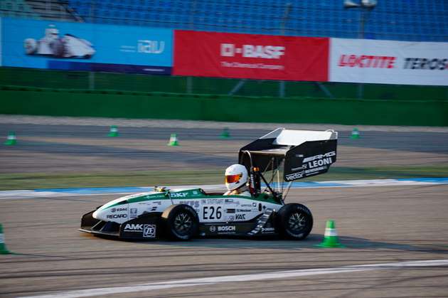 Weltrekord auf dem Hockenheimring: Mit 3,36 Sekunden stellte das Green Team aus Stuttgart einen neuen Weltrekord im Acceleration auf, der Beschleunigungsfahrt auf 75 m