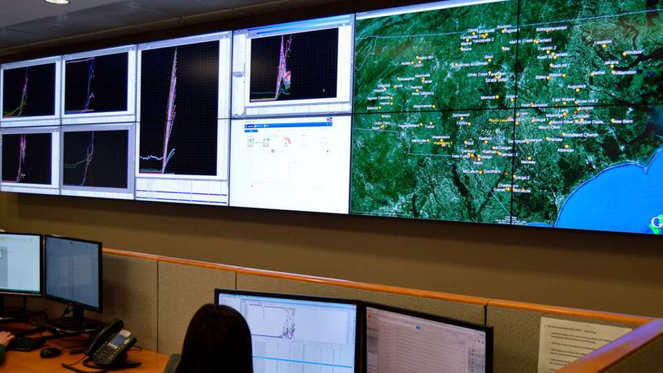 Operations Center von Strata Solar: Neue Monitoring- und Fernüberwachungssysteme optimieren die PV-Anlagenüberwachung bei Strata Solar.