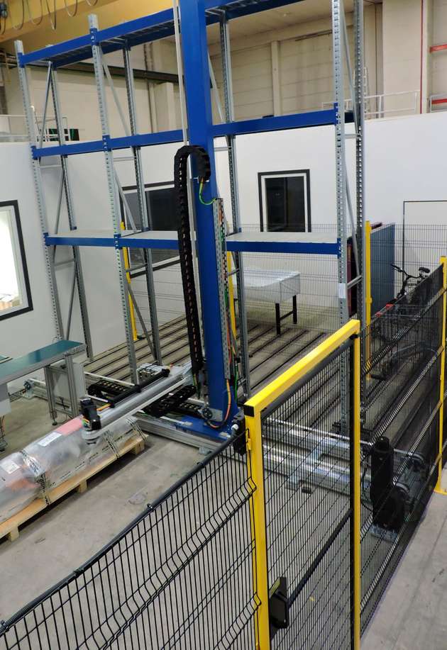 Gegenstand der Forschungstätigkeit sind unter anderem Bewegungsabläufe an einem Regalsystem...