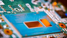 Die aktuellen Intel-Core-Prozessoren, bekannt auch unter dem Codenamen Skylake, werden mit Strukturgrößen von 14 nm gefertigt. Diese Prozessoren beinhalten mittlerweile mehr als 1 Milliarde Transistoren. Trotz der daraus resultierenden immensen Rechenleistung sind diese Prozessoren sehr stromsparend und erlauben vielfältige mobile und industrielle Anwendungen.