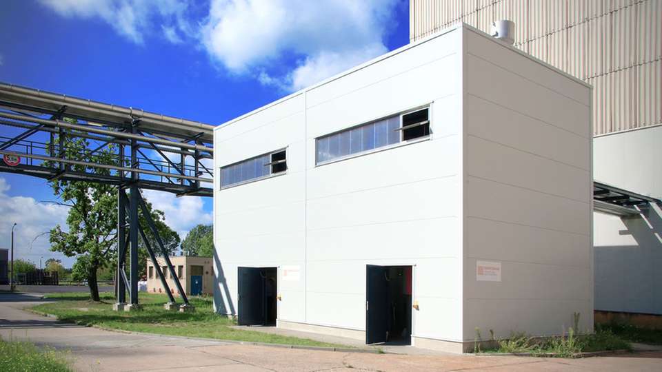Separates Kesselhaus einer Müllverbrennungsanlage: So lässt sich eine Power-to-Heat-Lösung in die bestehende Anlagen integrieren.