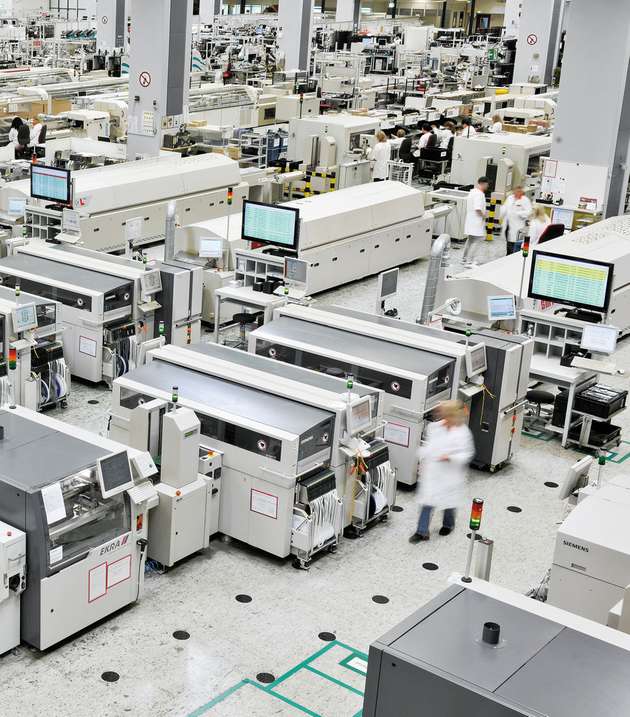 Im Augsburger Werk von Fujitsu befinden sich die Industriemainboards der Familie D3313-S seit Mitte Dezember 2013 in der Serienfertigung. 