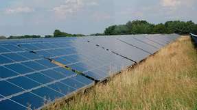 Gewinnung von Sonnenenergie: Bei der neu installierten Leistung gemessen an der Bevölkerungszahl lag im Jahr 2015 Sachsen-Anhalt mit 80,5 Kilowatt (kW) pro 1.000 Einwohner auf Platz eins.